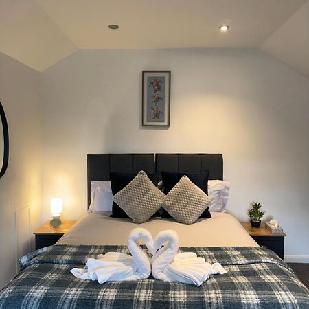 Cosy Countryside Stay- Waters Upton, Телфорд Экстерьер фото