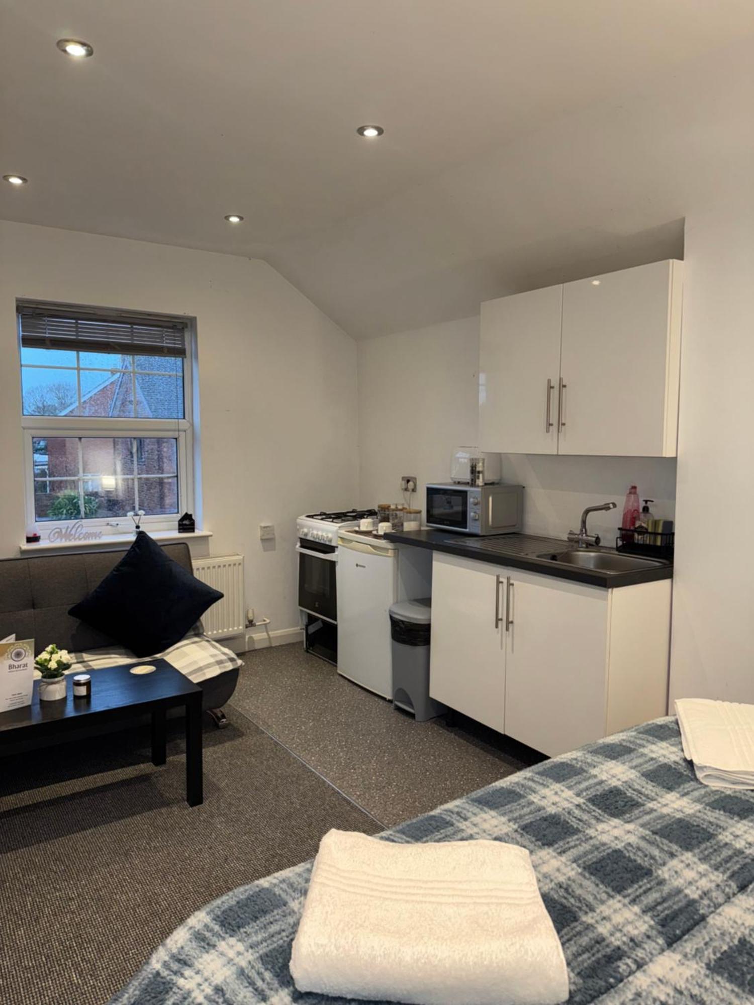 Cosy Countryside Stay- Waters Upton, Телфорд Экстерьер фото